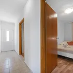 Vacation Bobijevi Dvori Дом отдыха Slivno (Sibenik-Knin)