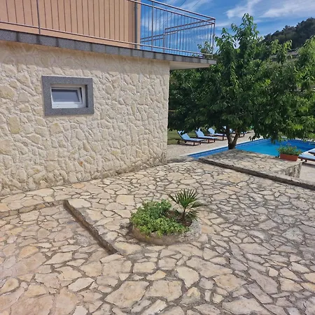Vacation Bobijevi Dvori * Slivno (Sibenik-Knin)