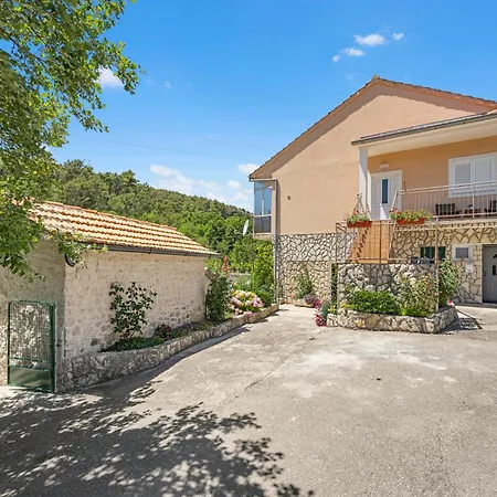 Holiday home Vacation Bobijevi Dvori Slivno (Sibenik-Knin)