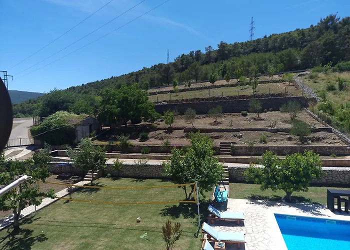 Vacation Bobijevi Dvori Holiday home Slivno (Sibenik-Knin)
