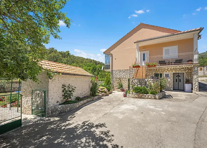 Holiday home Vacation Bobijevi Dvori Slivno (Sibenik-Knin)